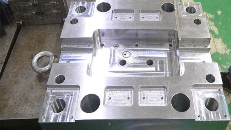 成都小批量塑胶模具加工：关键要素与工艺解析