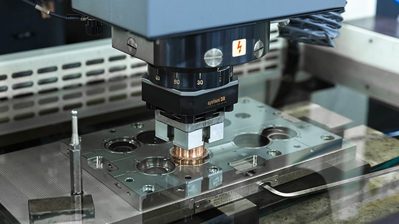 吹塑模具厂设备选型：揭秘关键要素与误区