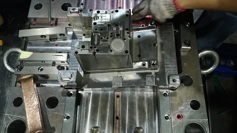 模具厂定制合作流程：从沟通到交付的透明化解析