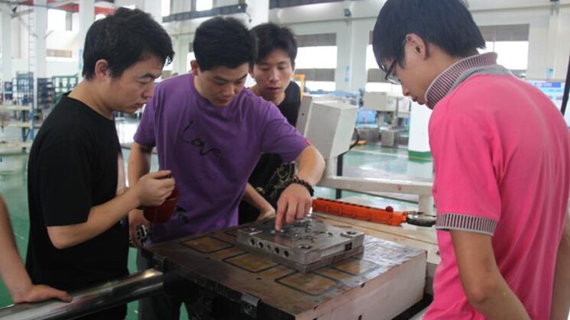 家用五金模具与工业模具：差异解析**